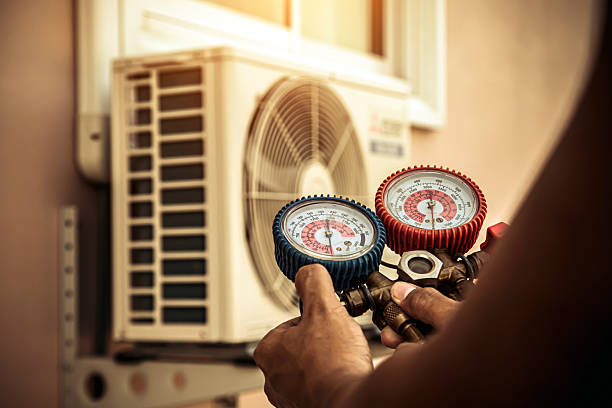 Professional Emergency Hvac technician working in Oakwood, IL